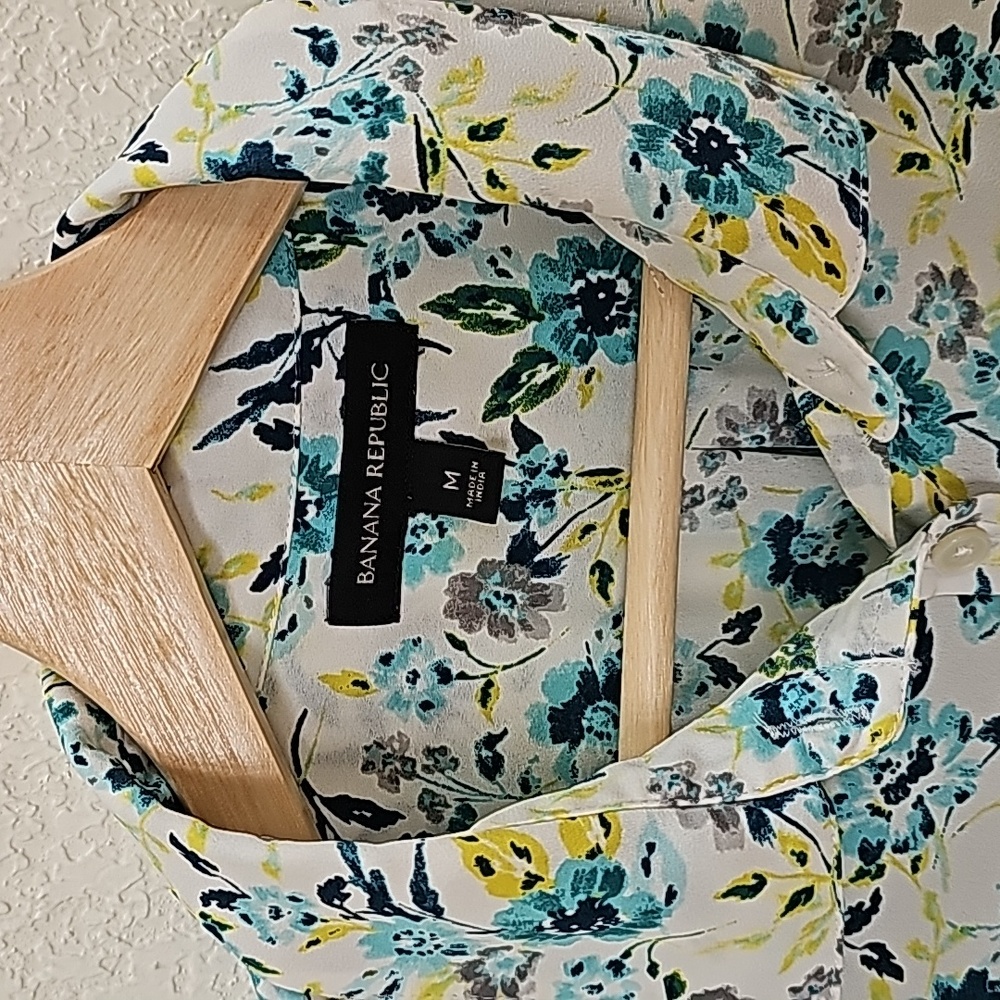 Banana Republic Blouse size M